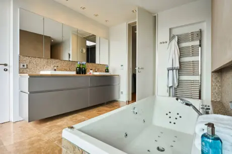 Bad in der Luxusvilla in Stuttgart