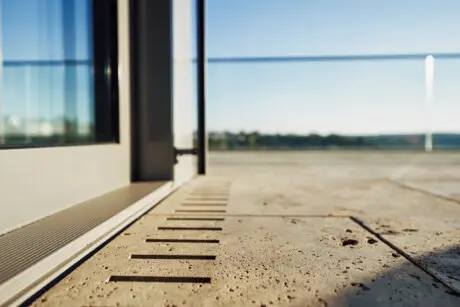 Natursteinbelag der Stuttgarter Luxusvilla